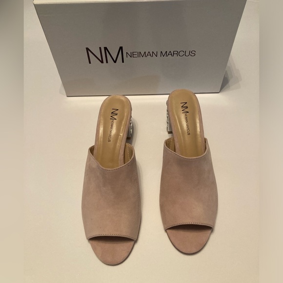 Neiman Marcus Slides - Picture 4 of 8